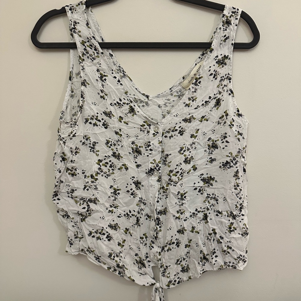 Cloth & Stone White Floral Tank Top